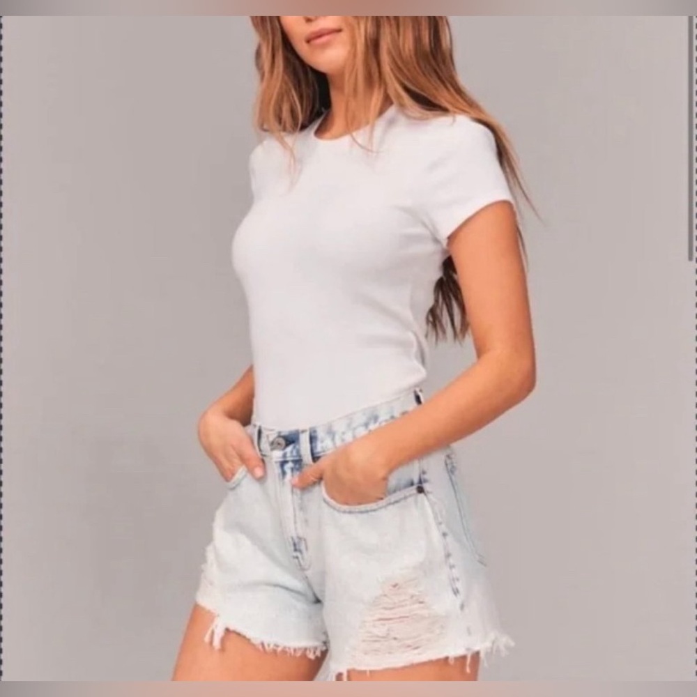 Abercrombie & Fitch mid to high waisted light zip up distressed jean shorts 26/2